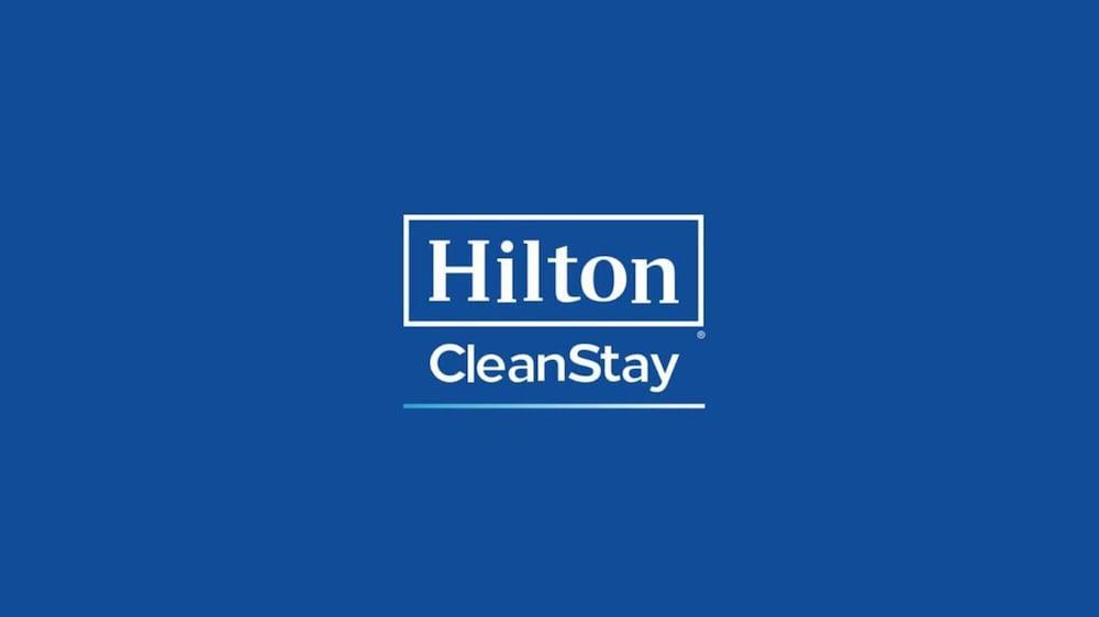 Hilton Mall Of Istanbul Ngoại thất bức ảnh Hilton CleanStay logo