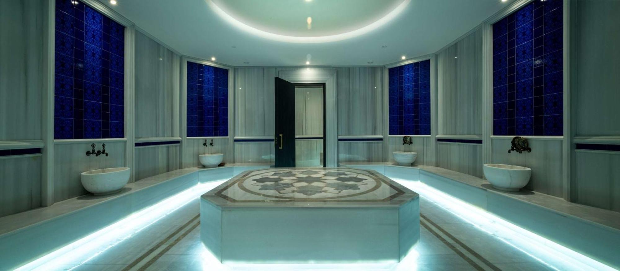 Hilton Mall Of Istanbul Ngoại thất bức ảnh Turkish bath