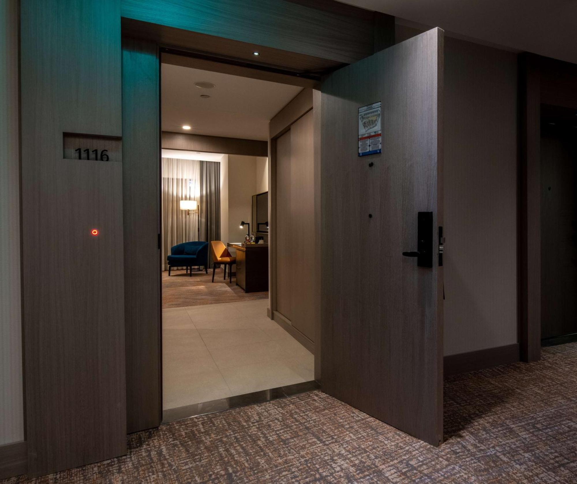 Hilton Mall Of Istanbul Ngoại thất bức ảnh A hotel room in Bangkok, Thailand
