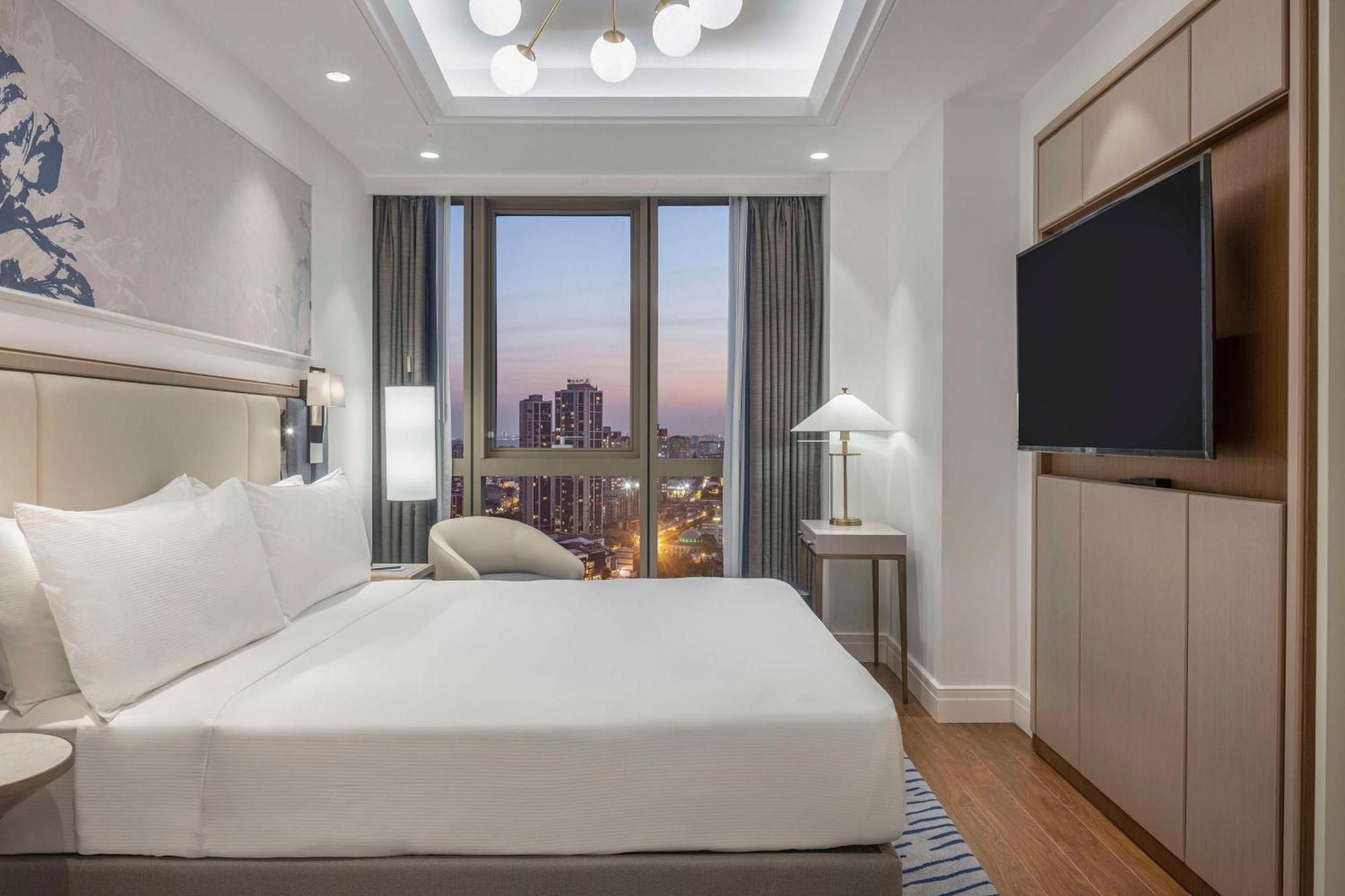 Hilton Mall Of Istanbul Ngoại thất bức ảnh A bedroom at the hotel
